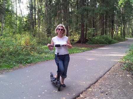 Я качу, качу, качу на самокате!