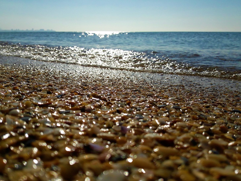 А у моря такая синь