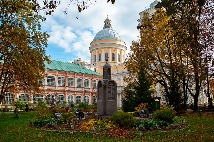 Пл.Александр Невский метросынан Пл.Восстаний метросына дейінгі Невский даңғылыны
