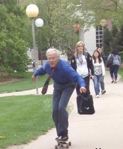 Родился в кедах