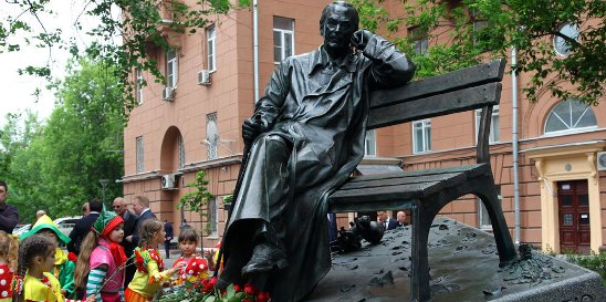 Памятник Сергею Михалкову. Зинаида Торопчина