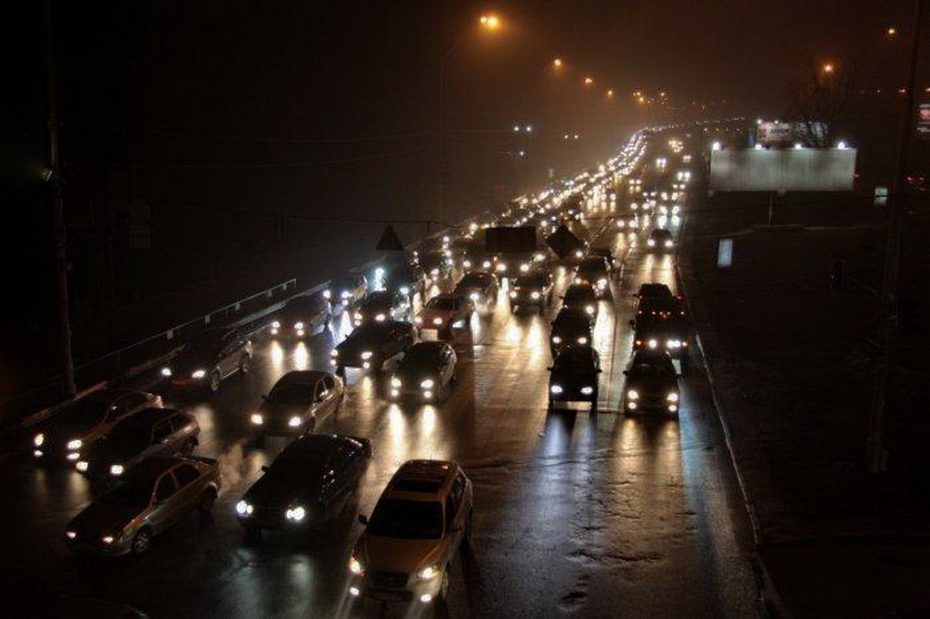 езды в темное время суток. видимость автомобиля. езды в темное время суток. ночная езда. управление автомобилем в темное время суток.