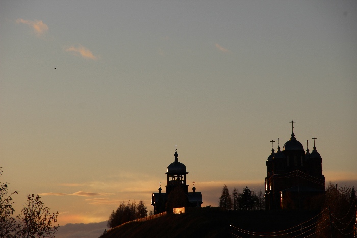 В молитвах песнопений...