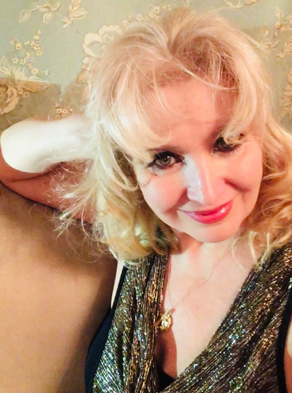 Ты нежно смотришь на меня. Посвящение С. Т. 9919