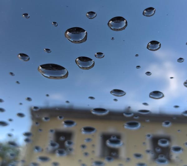 Жизнь - это капли на стекле...