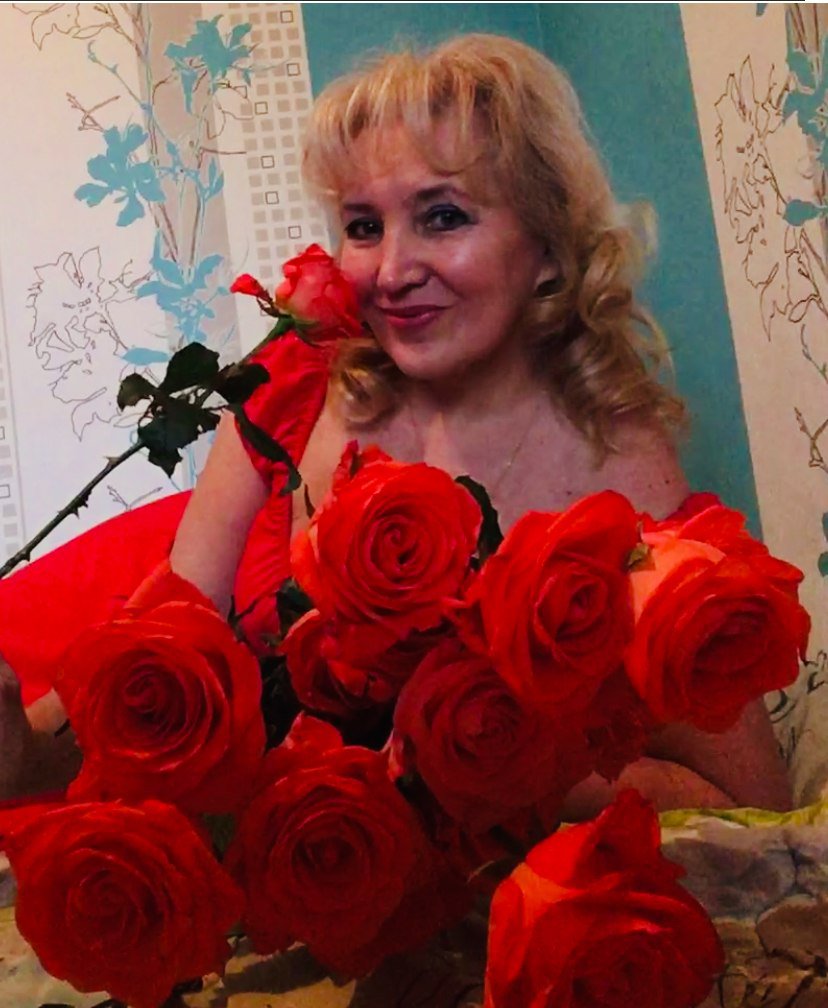 В плену у ярко-алых роз. Посвящение С. Т. 10129