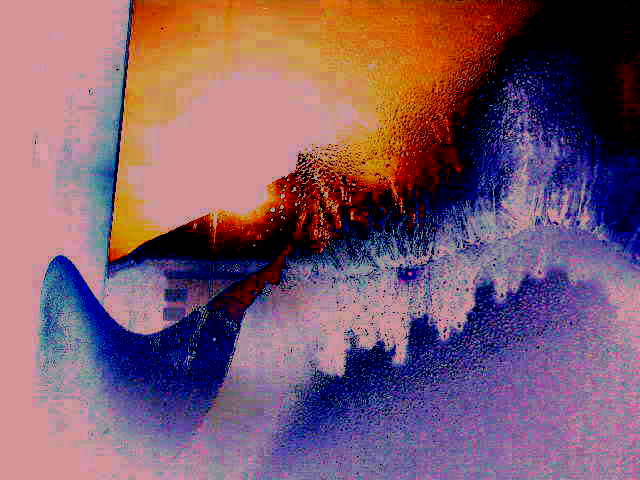 По горизонту алые заплаты