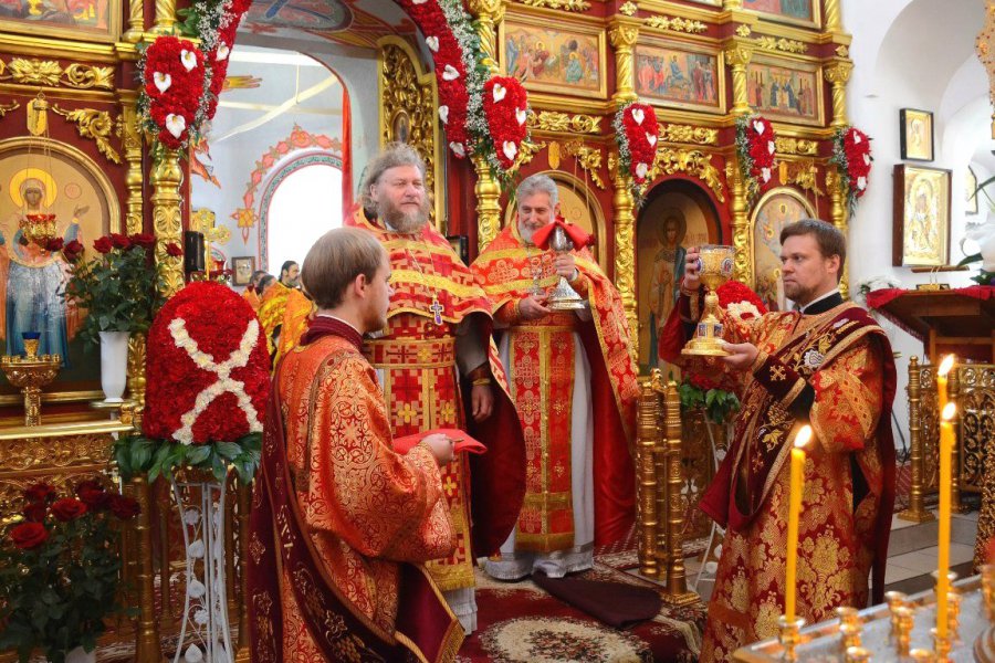 А Дом-то - вот он, ещё на земле, здесь