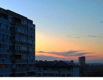 А по утрам всё сказочнее цвет