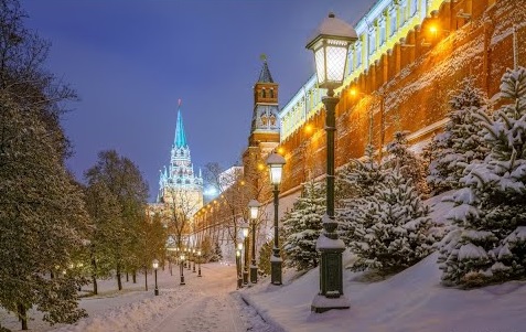 Спит усталая Москва...