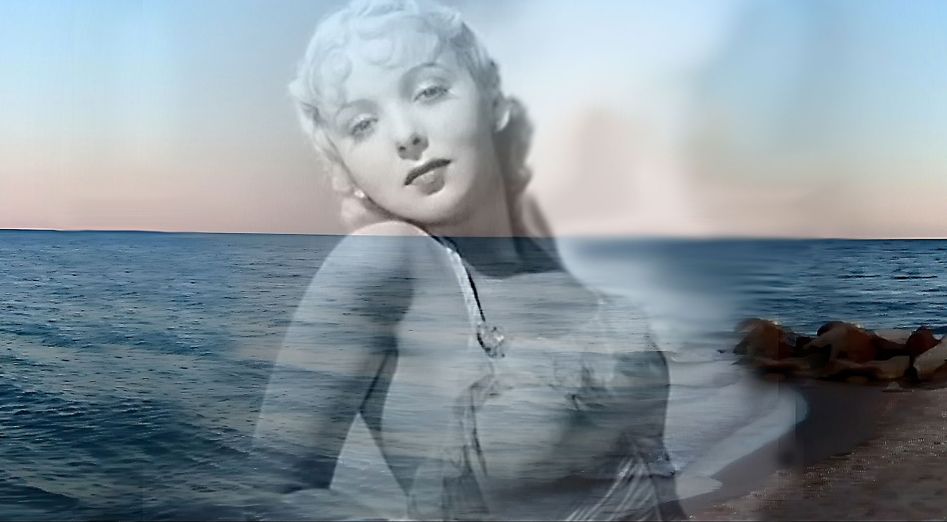 Лишь не хватает канарейки...