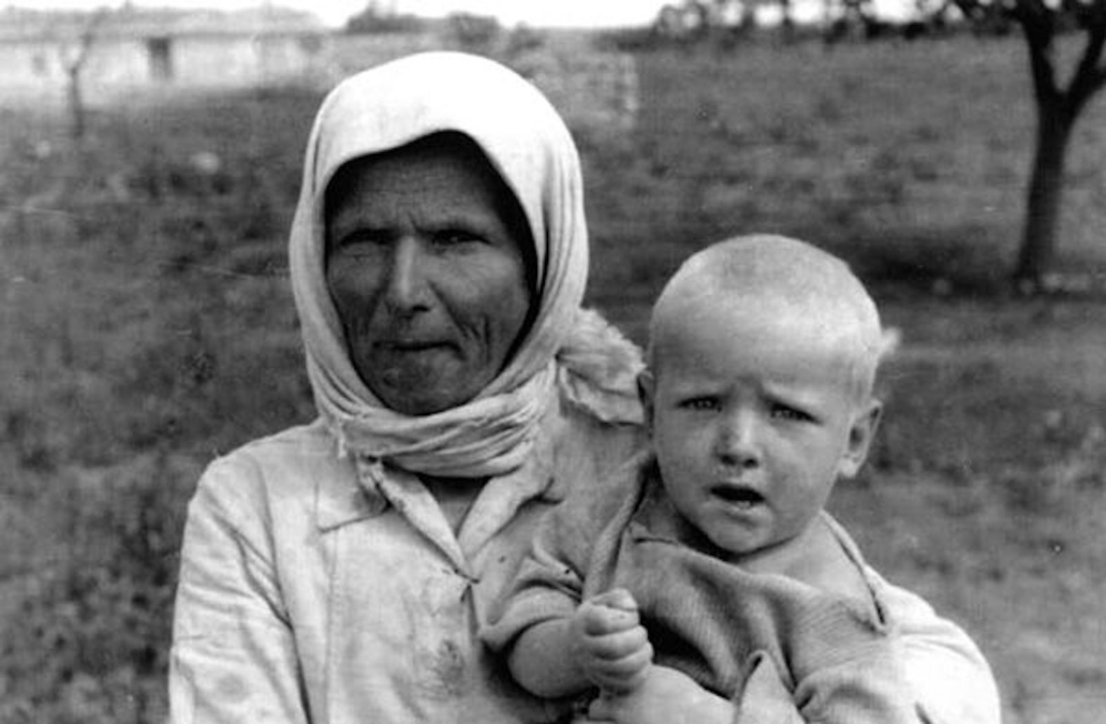 Мамы во время войны. Советская деревня глазами немцев. 1941г.. Дети военных лет. Старики в годы войны.