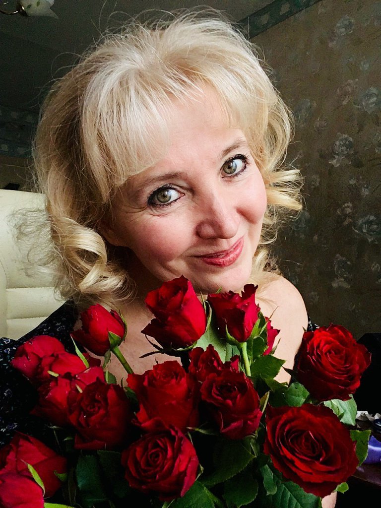 Ты и букет прекрасных роз. Посвящение С. Т. 10928