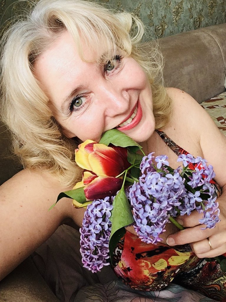 Веточка сирени. Посвящение С. Т. 10936