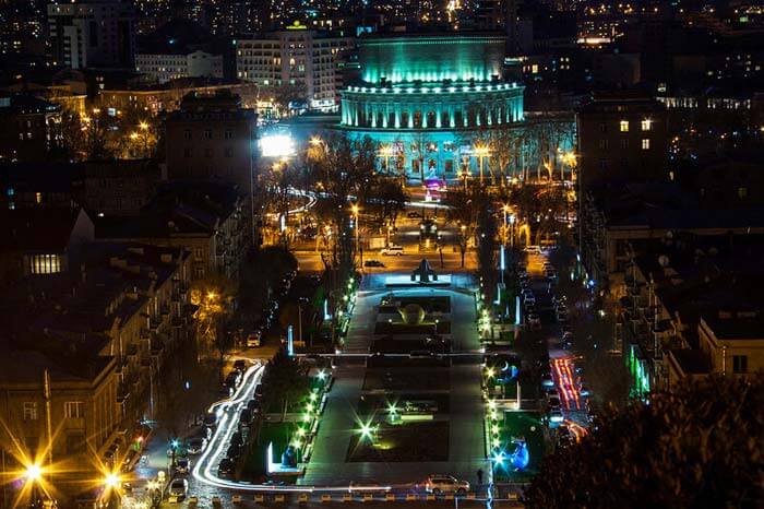 Среди красочных снов Еревана