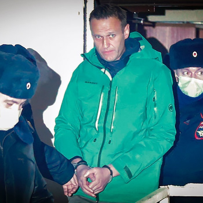 Побег во власть