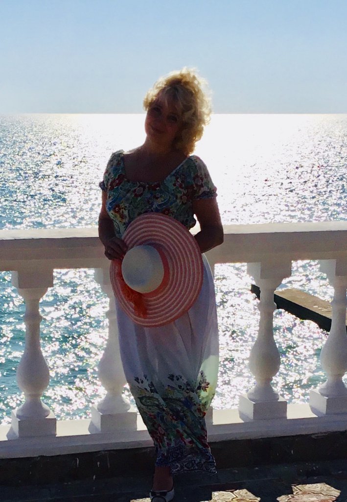 Вот ты стоишь. Посвящение С. Т. 11098