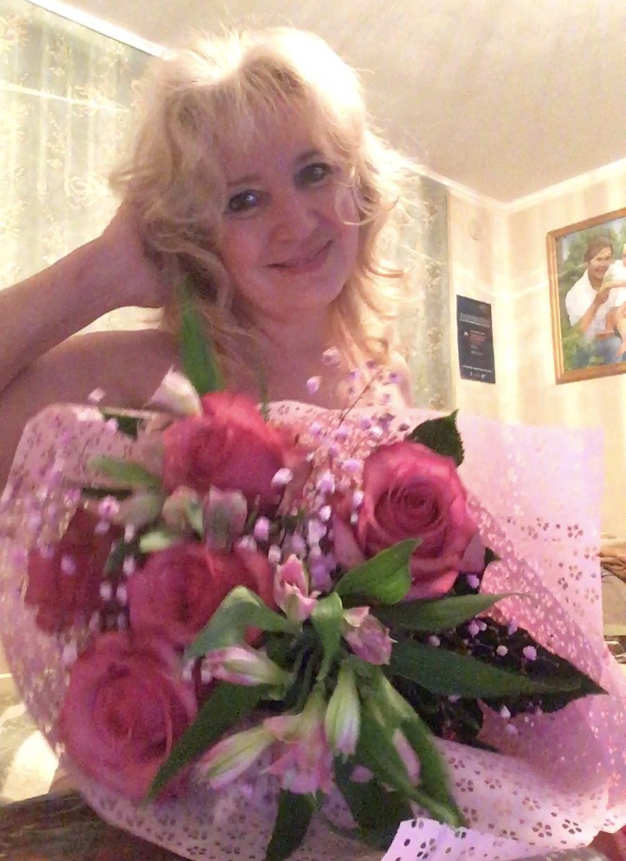 Ты гладишь волосы рукой. Посвящение С. Т. 11248