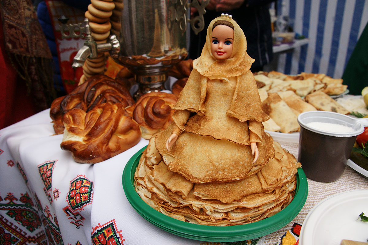 Блинный стол на Масленицу
