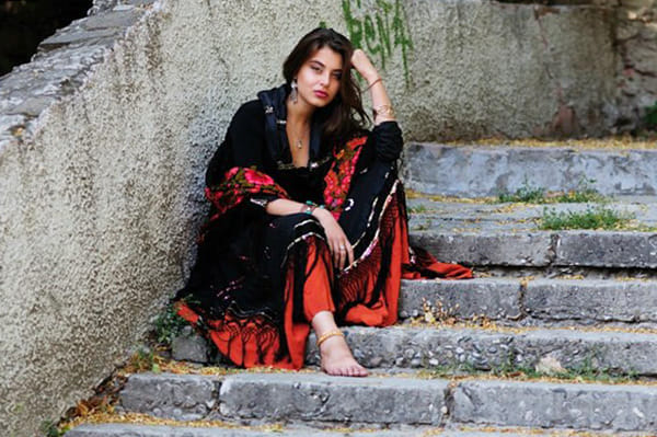 Пела песню цыганка...