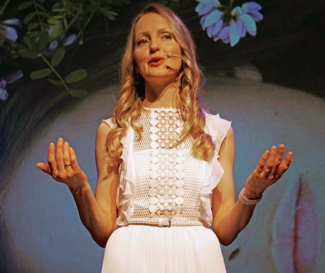 Хор ангелов я слышала недавно...