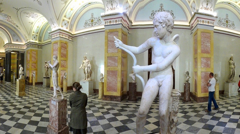 Статуи в эрмитаже