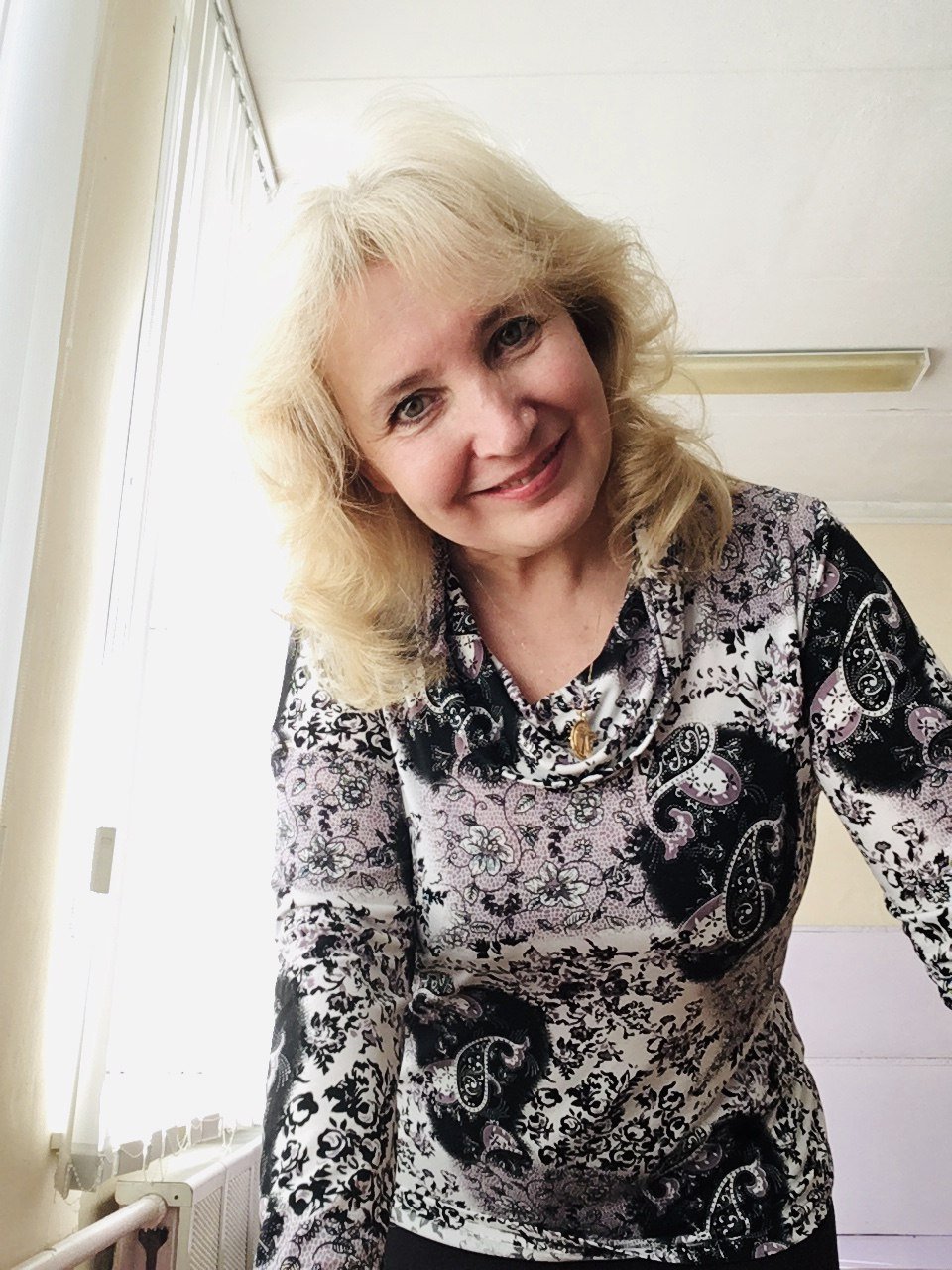 В твоей улыбке свет зари. Посвящение С. Т. 11576