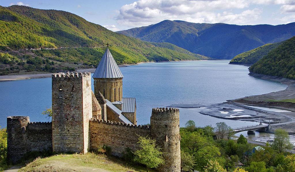 Село Ананури