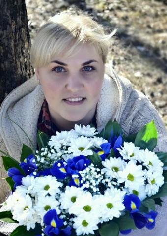 Вдохновенно сердце бьётся певчей пташкой,