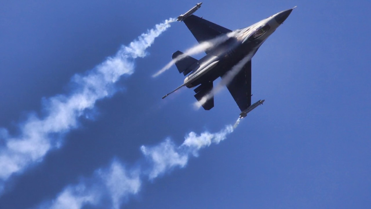 Опять самолёты летят...