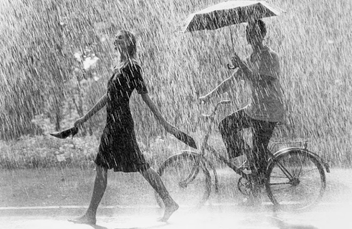 А дождик капает, капает, капает...