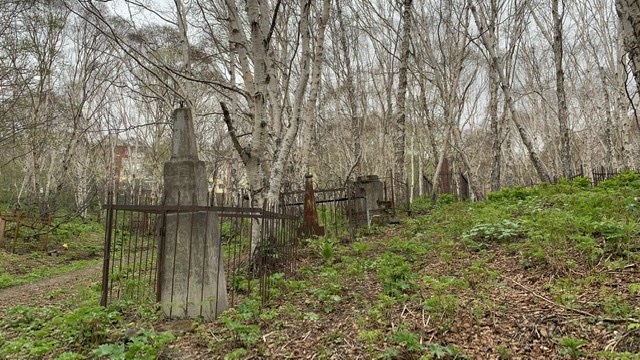 Заброшенное кладбище