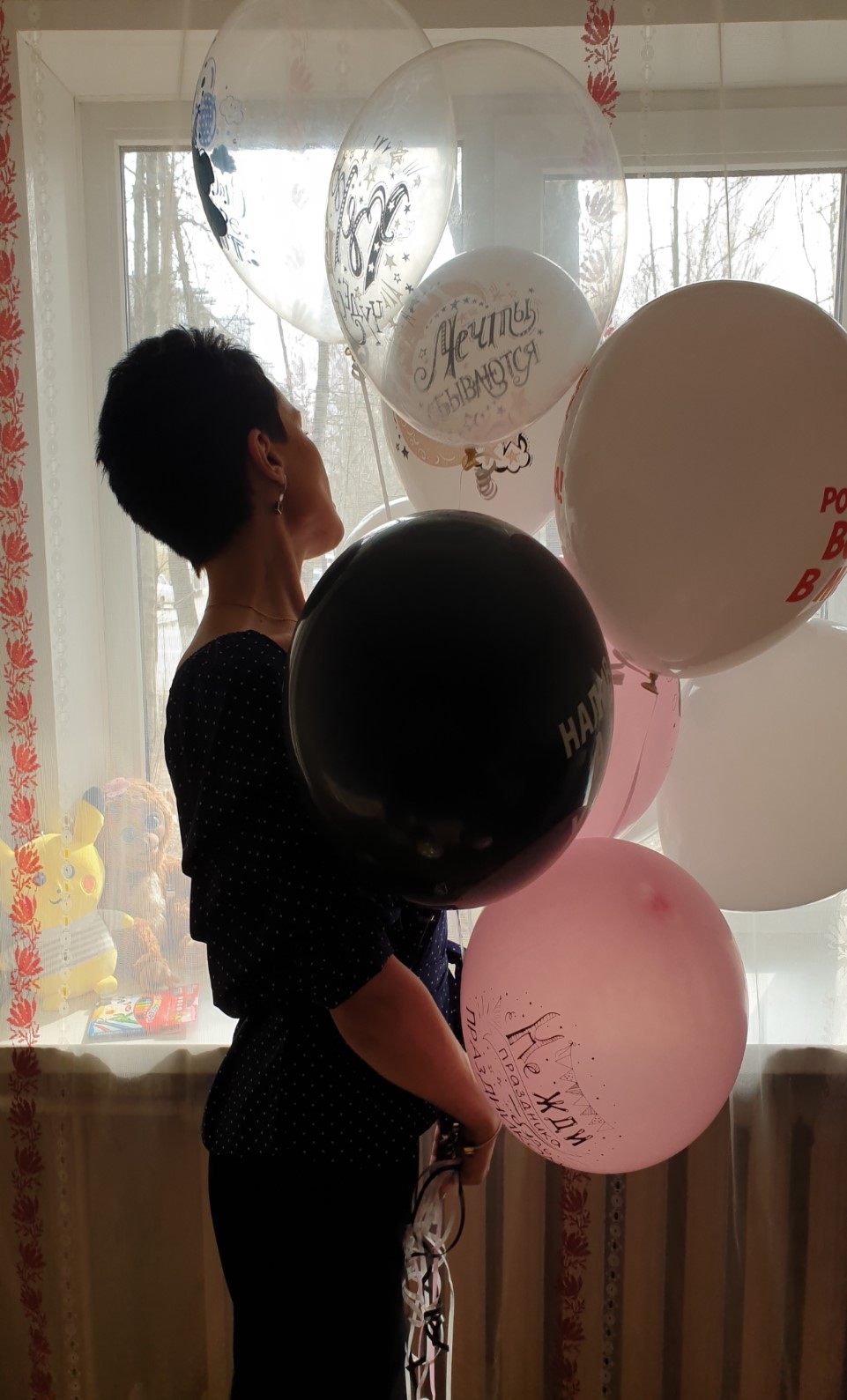 Нежно дышишь мне в правое ушко