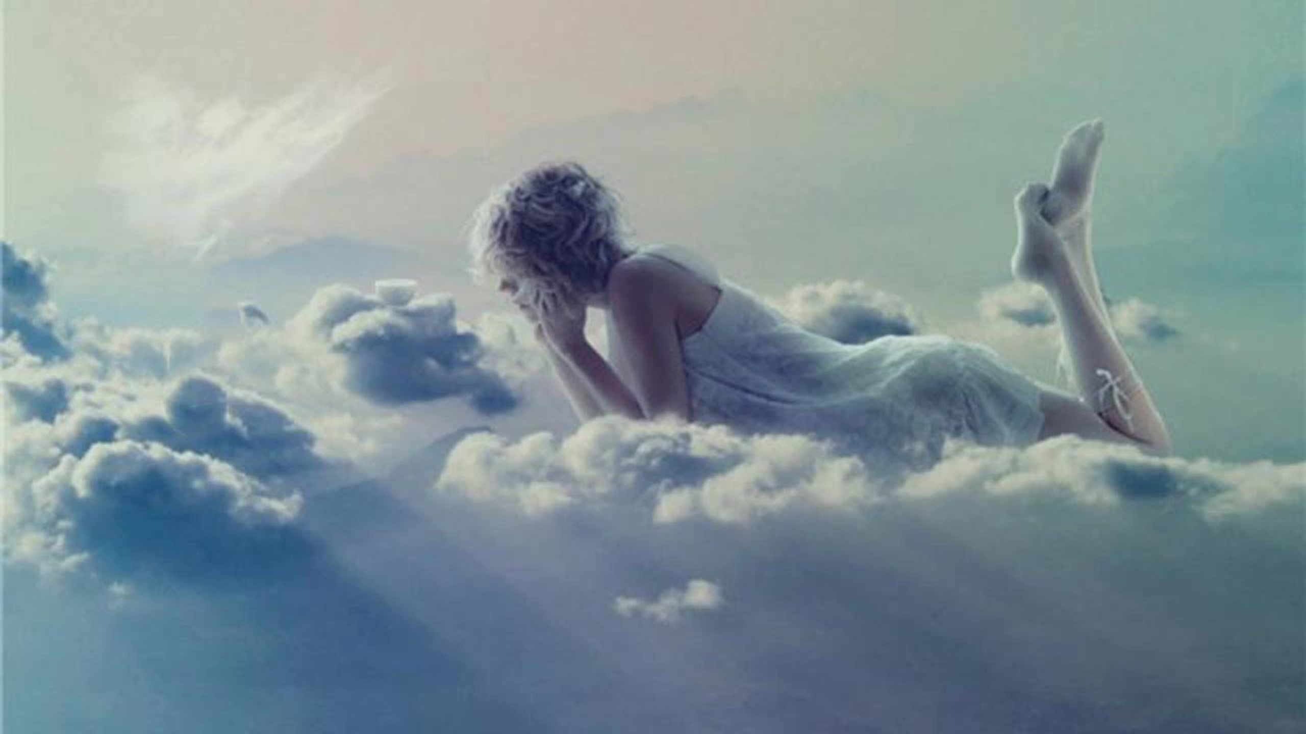 Сон навстречу. Девушка в облаках. Ангел на облаке. Летать в облаках. Девушка сидит на облаке.