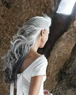 Годы кроют голову серебром