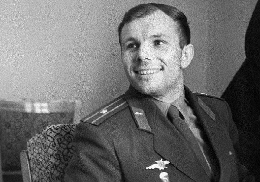 К Юрию Гагарину