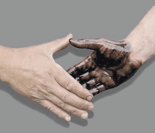 Рука руку моет