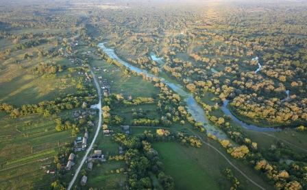 Облака щекочут руки...