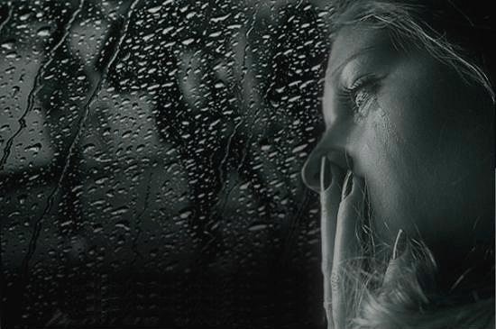 Дождь стучит