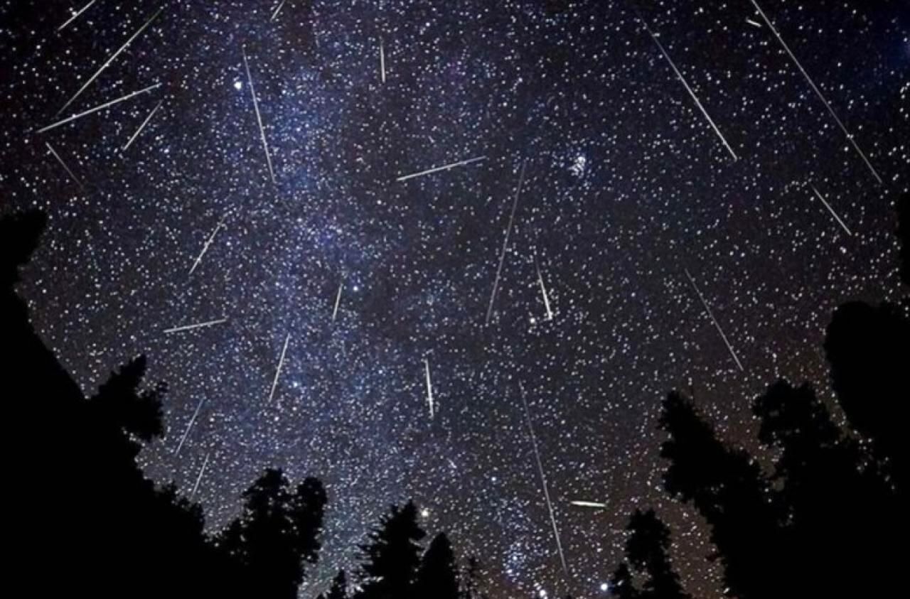 Бывает падающие звезды. Персеиды – август. Бывает падающие звезды. Падающая звезда. Пик метеорного потока эта-аквариды.