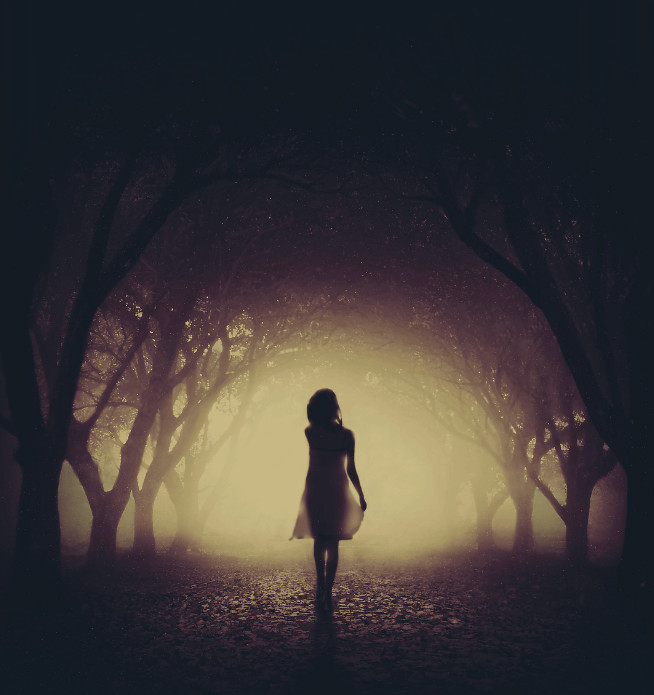 Девушка в лесу