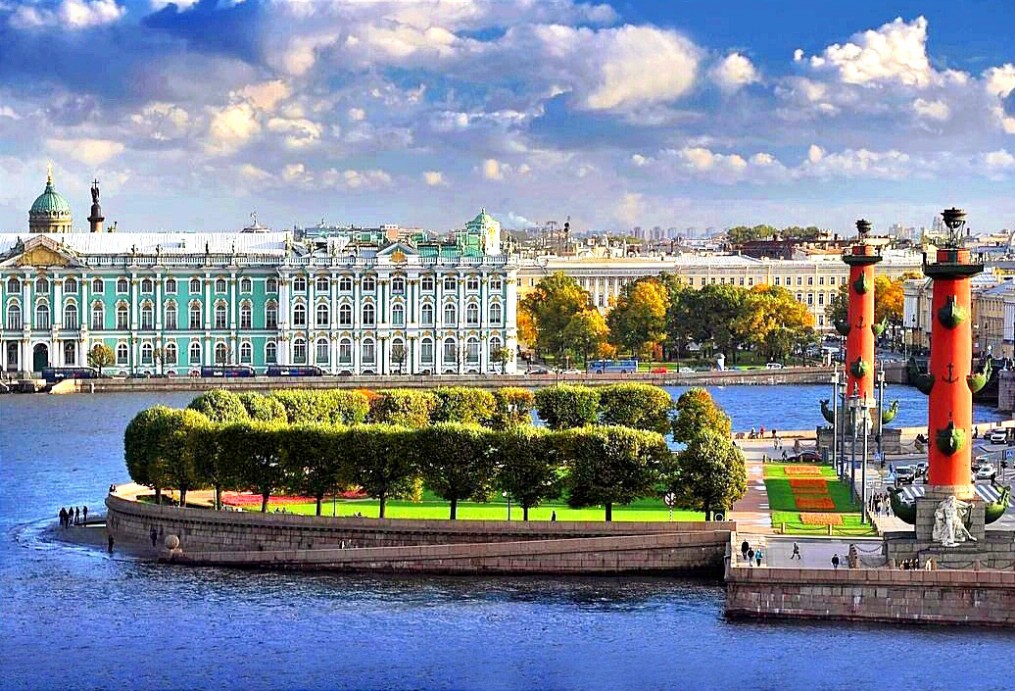 Собор на Васильевском острове на набережной