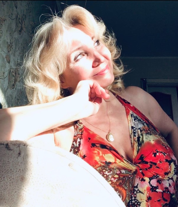 Ты Солнцем век озарена. Посвящение С. Т. 12979