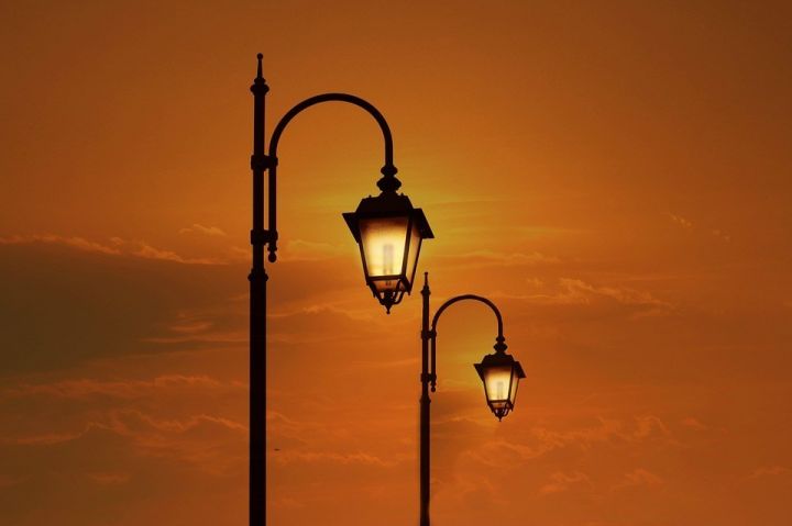 Как два фонаря