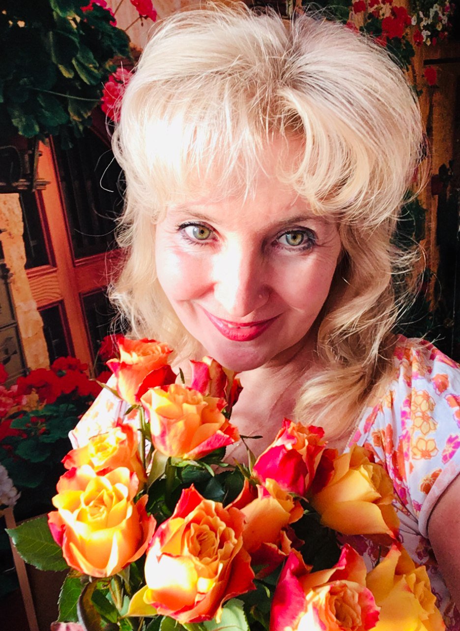 Роз прекрасный аромат. Посвящение С. Т. 13025