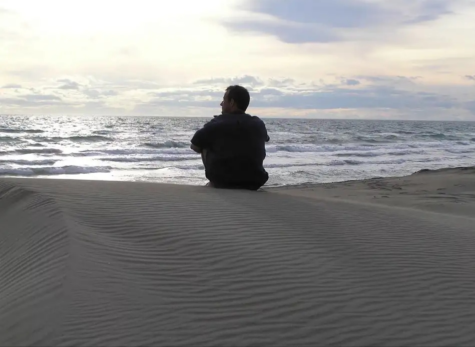 Говорят плохо о других людях. Говорят у людей которые. Цитаты про обсуждения. Человек говорящий правду в глаза. Говорят у людей которые.