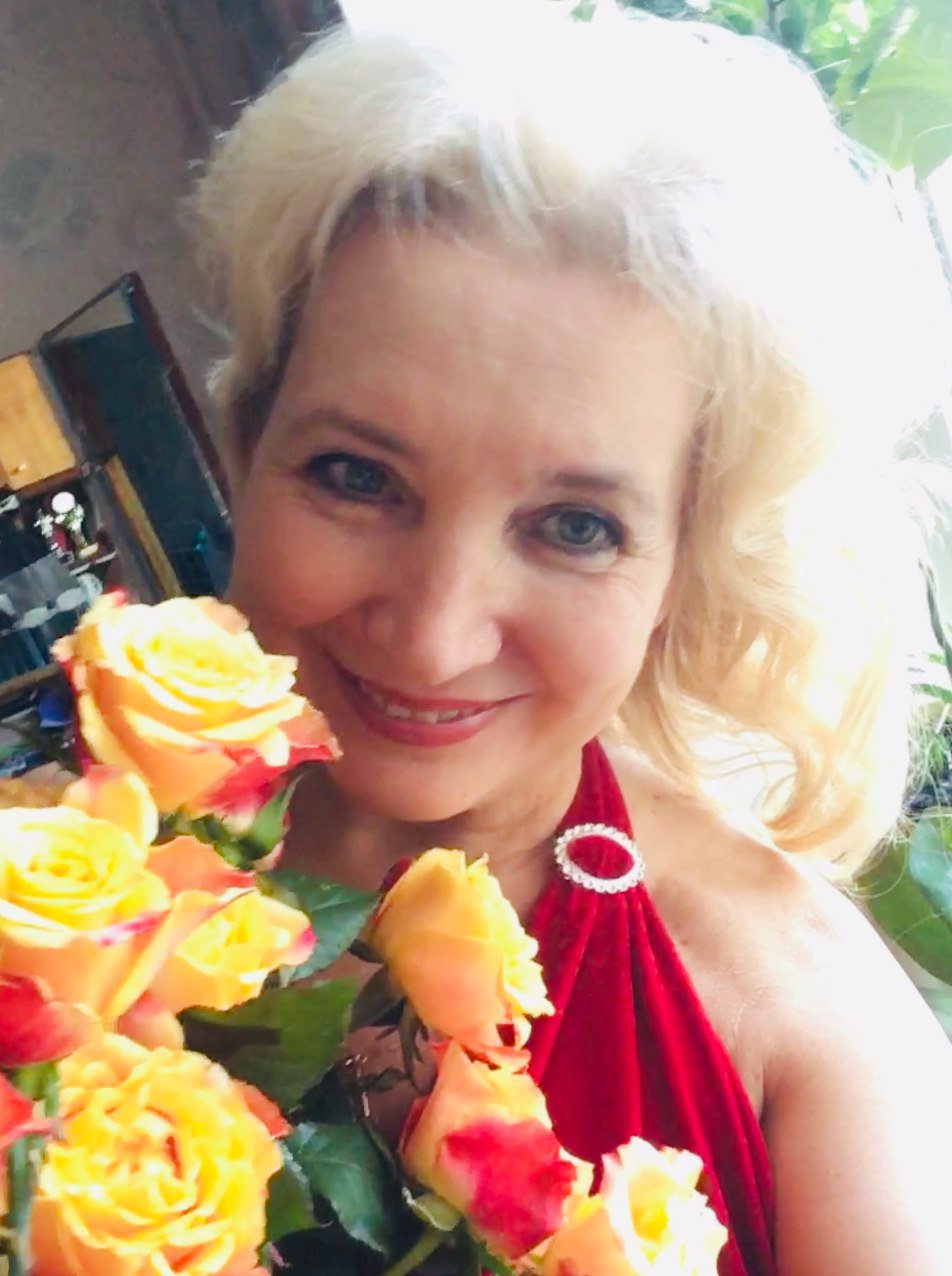 Сама любовь явилась к нам. Посвящение С. Т. 13113