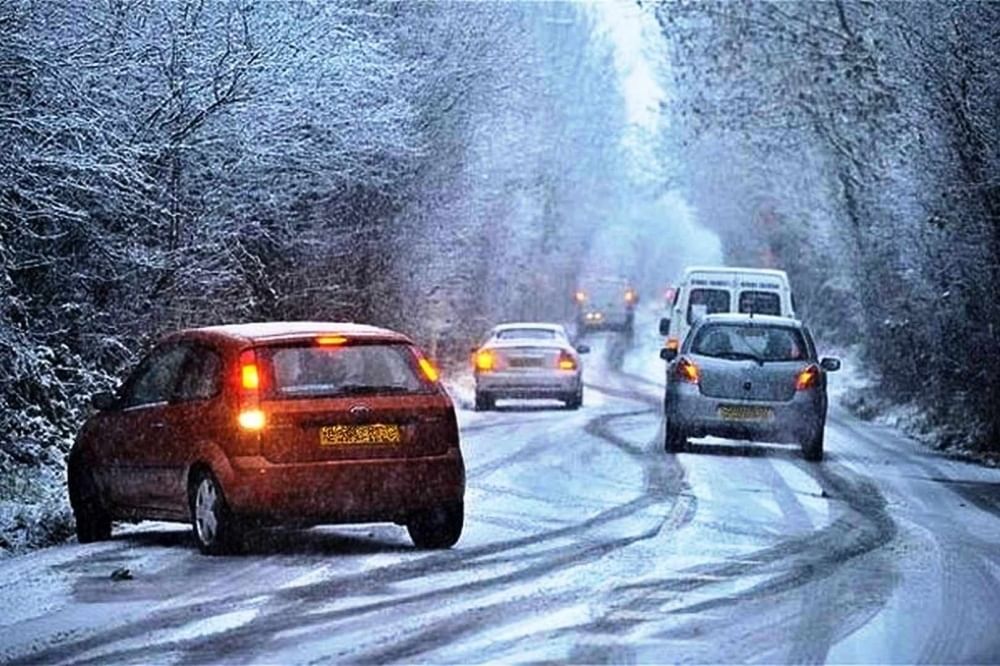 Снова снег и снова белые дороги