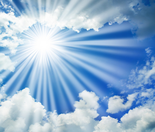 Красою нежной блещет небосвод