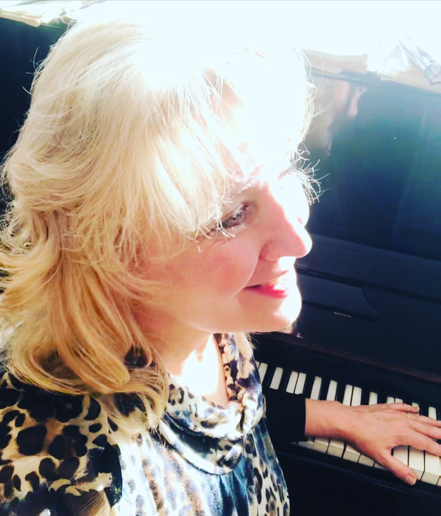 Звуки нежного рояля. Посвящение С. Т. 13235